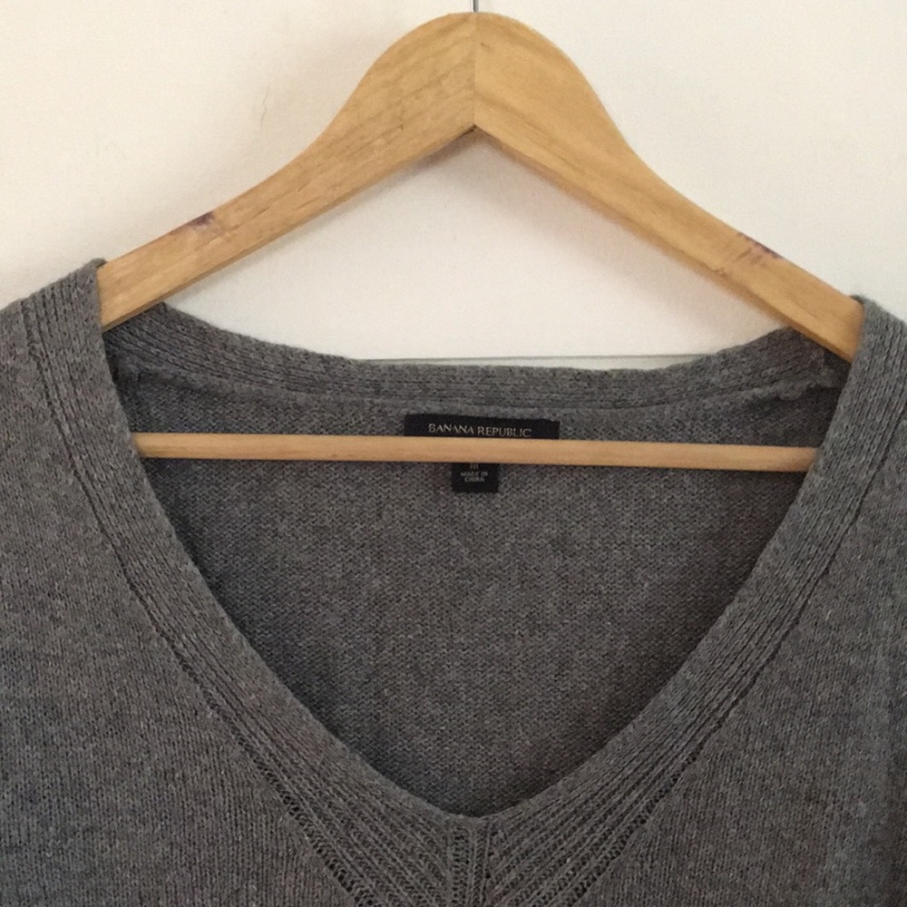 Banana Republic V-Neck Sweater - Picture 2 of 6
